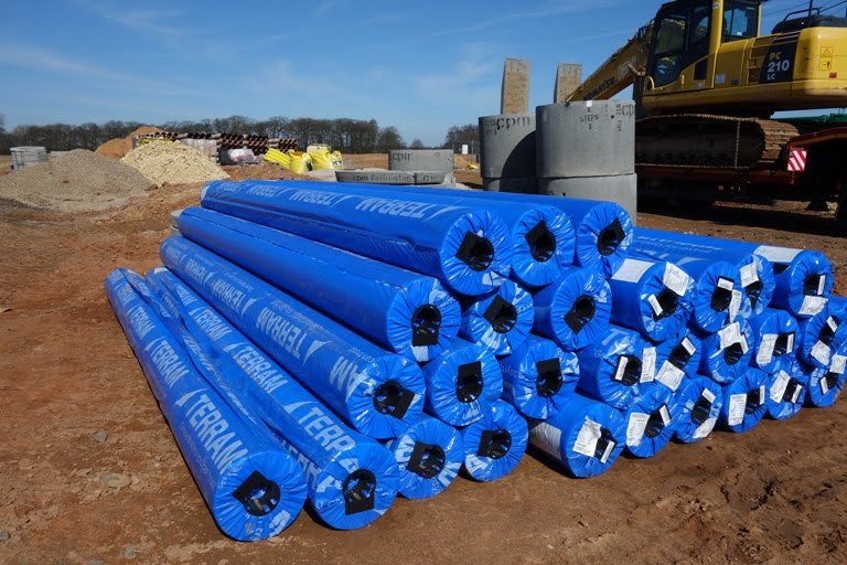 7 Jenis Kain Membran Terbaik: Agtex hingga Ferrari